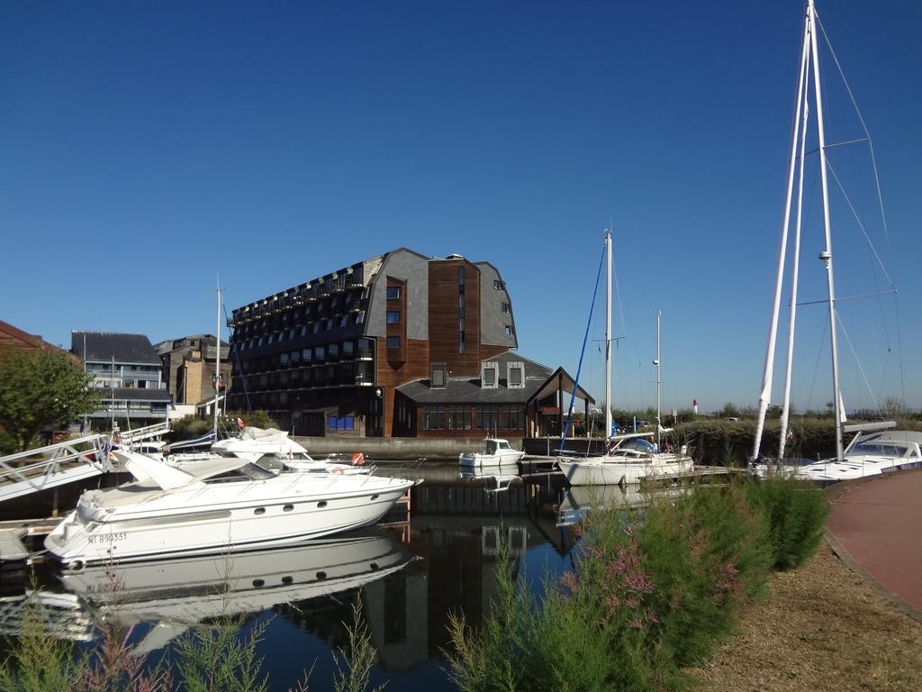 Les Marinas Port Довиль Экстерьер фото