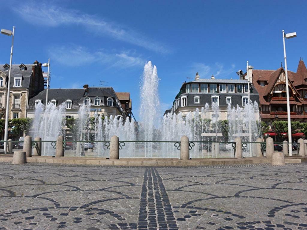 Les Marinas Port Довиль Экстерьер фото