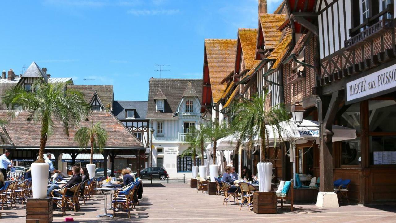 Les Marinas Port Довиль Экстерьер фото